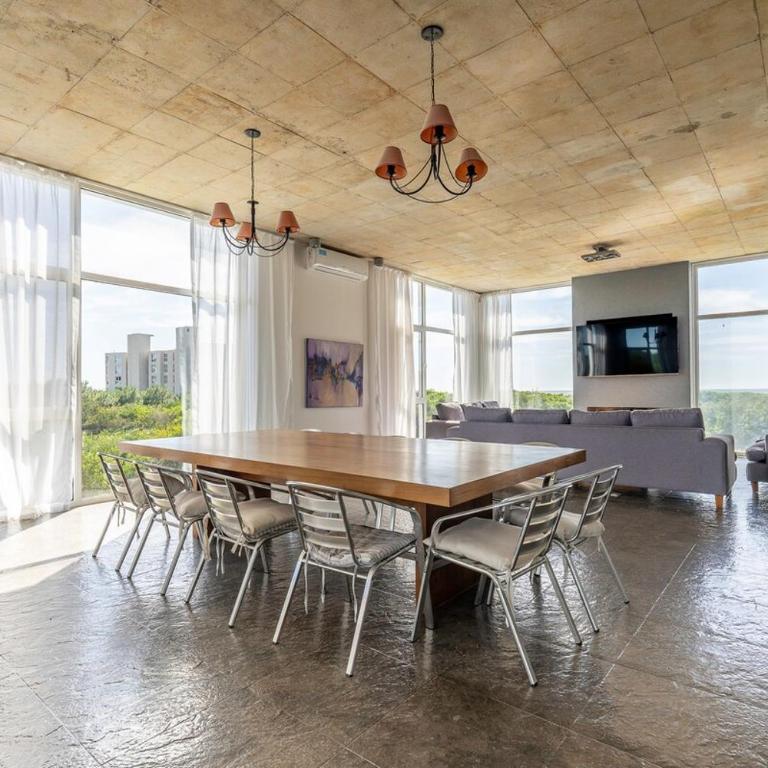 Oceanfront Mansion - Villa - 23