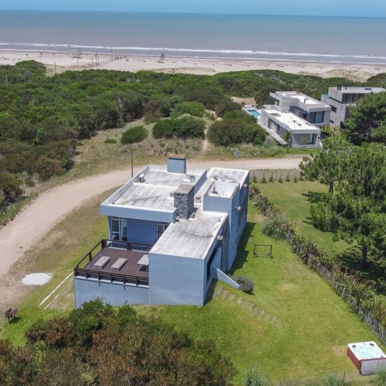 Oceanfront Mansion - Villa - 27