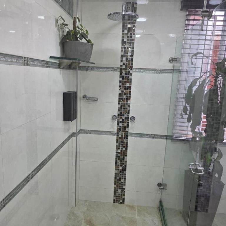 Freyja Hostal Boutique - Café Bistró - Habitación Doble con baño privado - 7