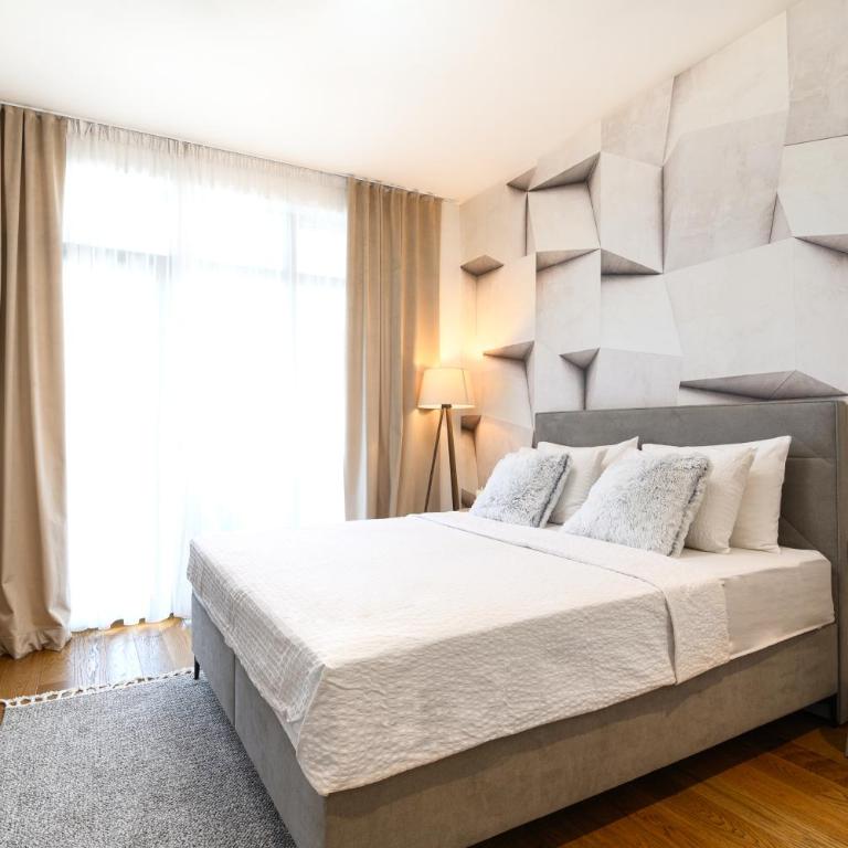 inJoy - One-Bedroom Apartment - 1