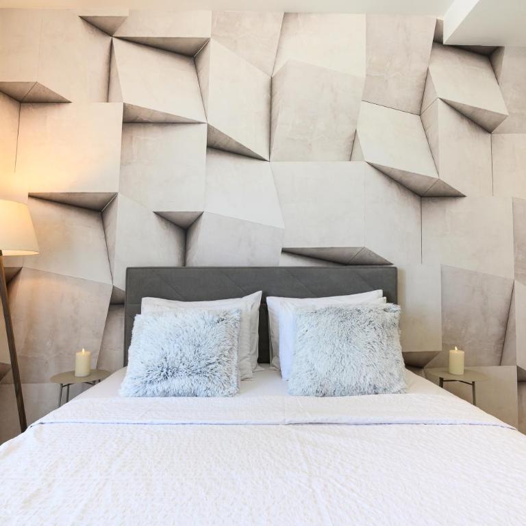 inJoy - One-Bedroom Apartment - 10