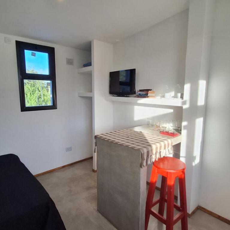 Monoambiente en la zona de La Rural con Wi Fi y pileta - Estudio - 9