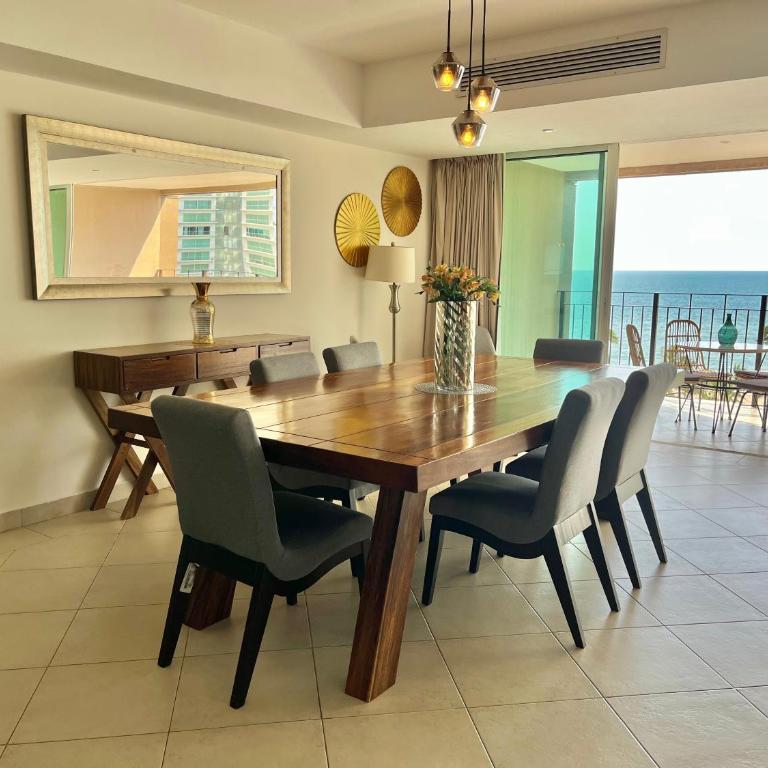 Grand Venetian Beachfront Condos - Apartamento con vistas al mar - 18