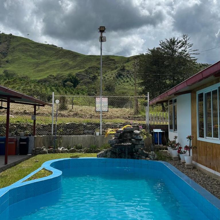 Cabaña grande en Oxapampa - Two-Bedroom Chalet - 6