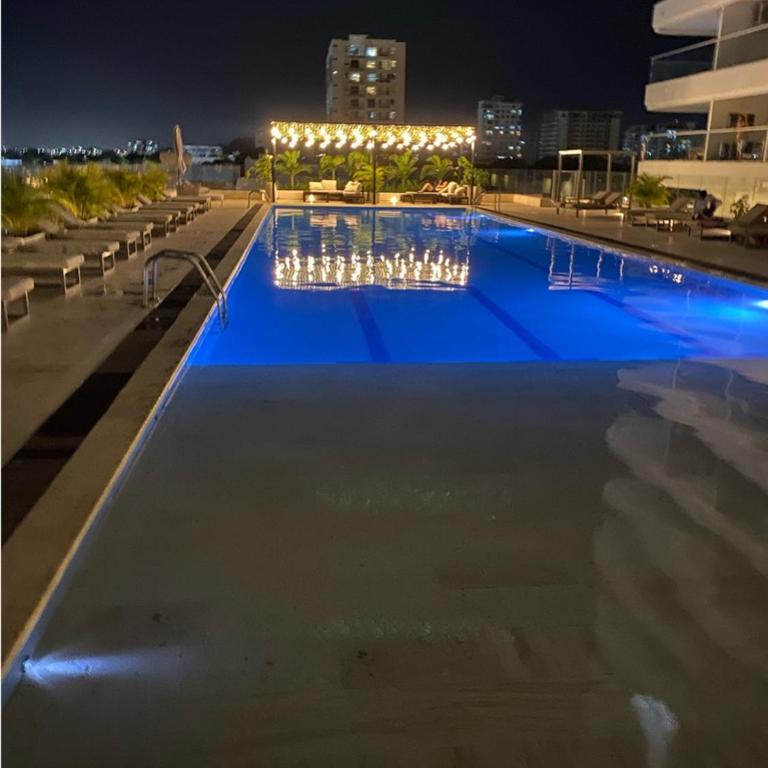 Apartamento frente al mar cerca al aeropuerto - One-Bedroom Apartment with Balcony and City View - 30