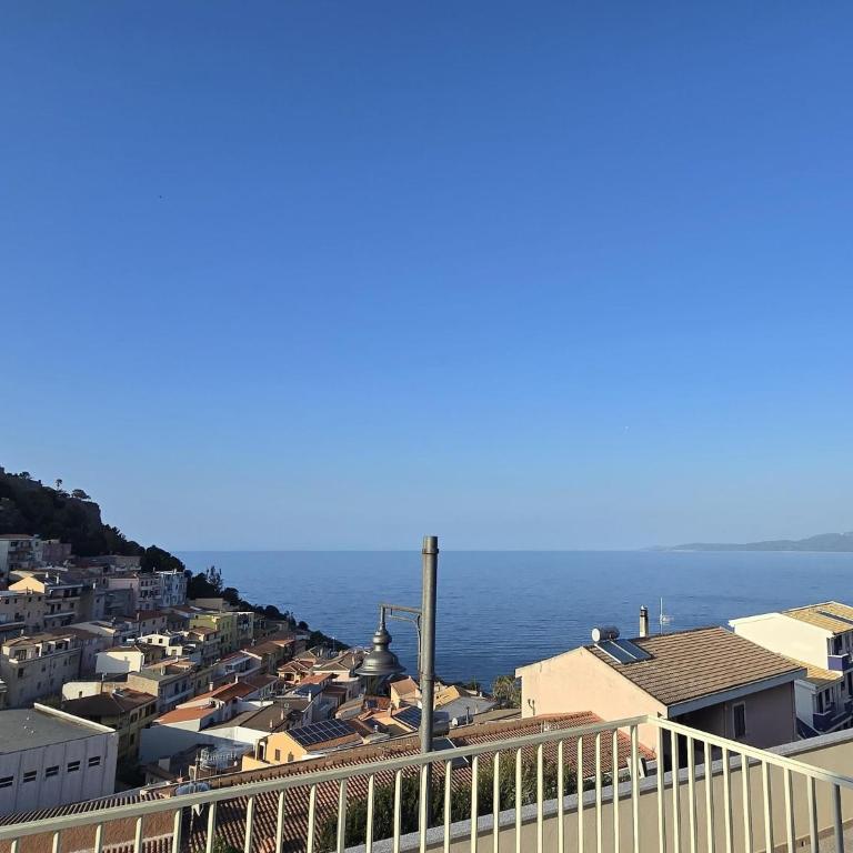 Aria condizionata e terrazza vista mare - Apartment - 26