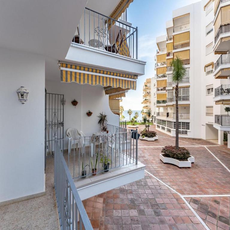 Beachfront apartment in Marbella - One-Bedroom Apartment - 21