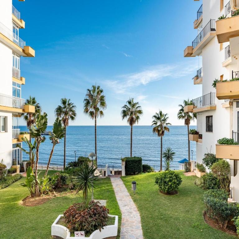 Beachfront apartment in Marbella - One-Bedroom Apartment - 24