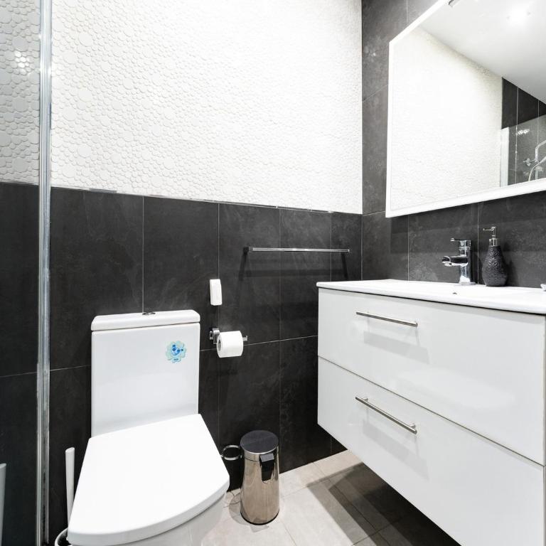 Beachfront apartment in Marbella - One-Bedroom Apartment - 19