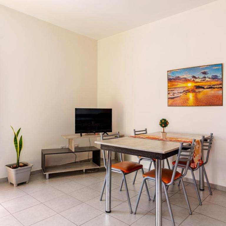 Departamentos Brown -WiFi 100 MB - Cochera - Parrilla - Aire - TV Cable - Apartamento de 1 dormitorio - 3