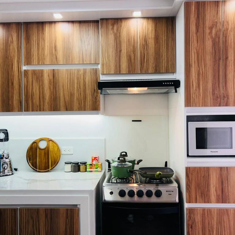 Luxury Apartment with Jacuzzi 2 Bedroom 2 Bath - Two-Bedroom Apartment - 1