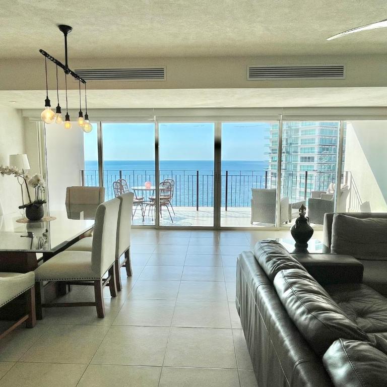 Grand Venetian Beachfront Condos - Apartamento con terraza - 3