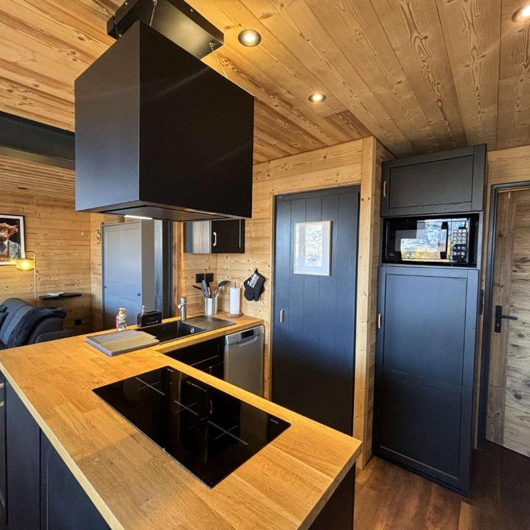 Appartement rénové 3 pièces, Alpe d'Huez, balcon, parking - FR-1-405-375 - Appartement - 4