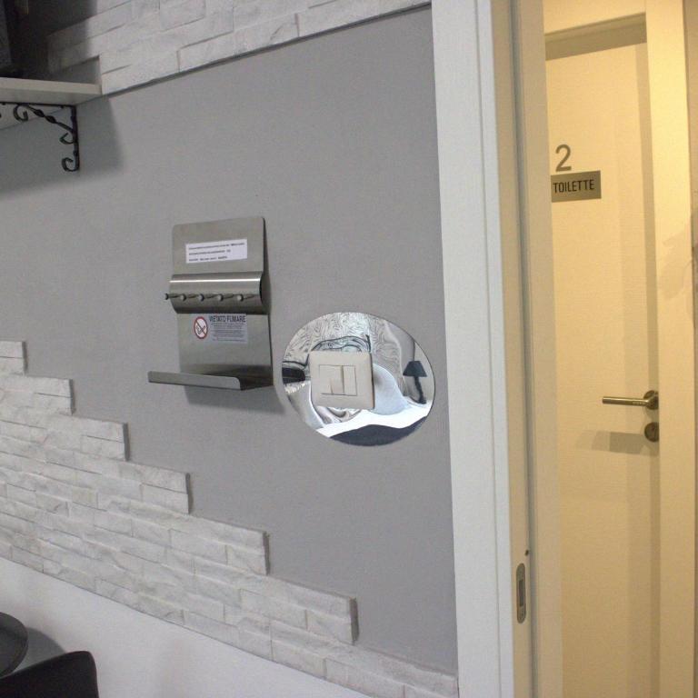 Chloe's Rooms - Camera Tripla con Bagno Privato Esterno - 10
