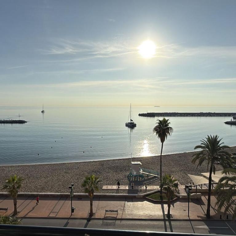 Amazing Beachfront Views - 3 Bedrooms Apartment - Apartamento de 3 dormitorios - 1