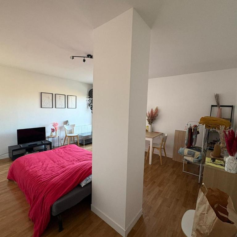 Appart 8min à pied de la gare - Appartement 2 Chambres avec Balcon - 8