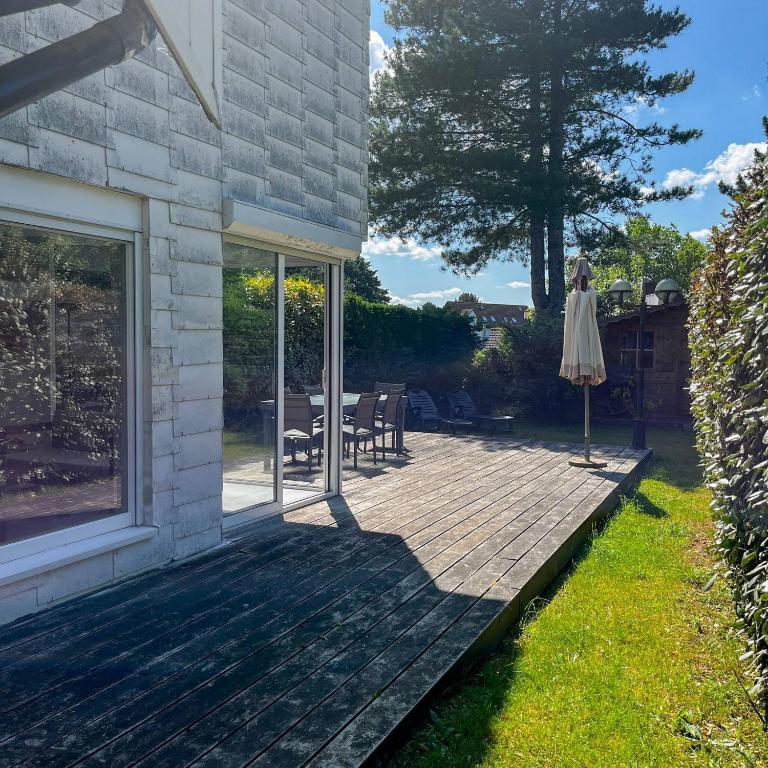 Large lakeside house - Mayvillage - Maison de Vacances 4 Chambres - 8