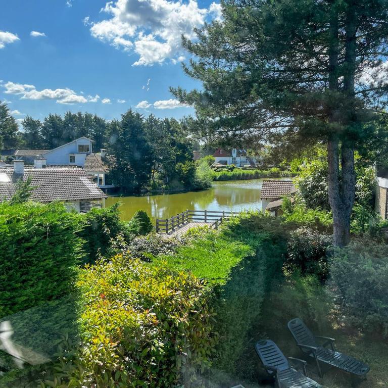 Large lakeside house - Mayvillage - Maison de Vacances 4 Chambres - 31