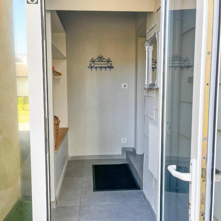 Large lakeside house - Mayvillage - Maison de Vacances 4 Chambres - 51