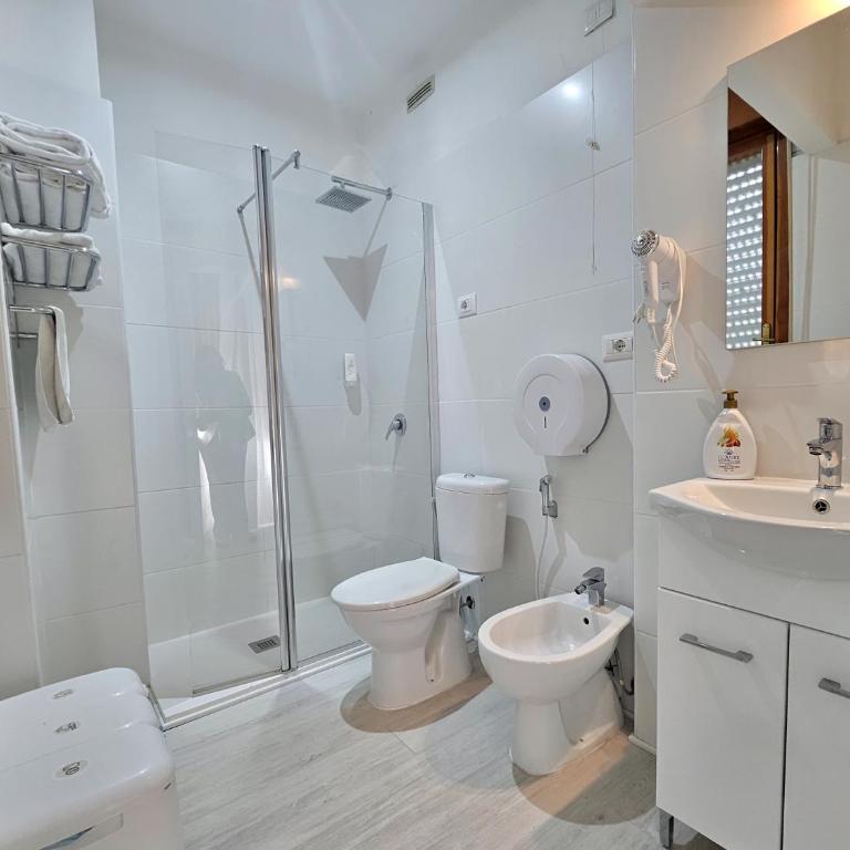 Affittacamere Miri - Camera Quadrupla con Bagno Privato - 5