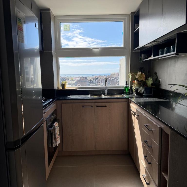 Refugio del Estrecho - Vista a la ciudad y calidez - Two-Bedroom Apartment with City View - 7