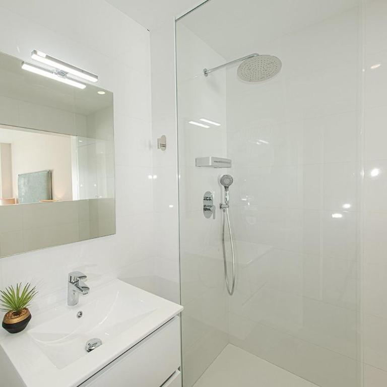 Holihome Rambla 24 - Deluxe Family Suite - 11