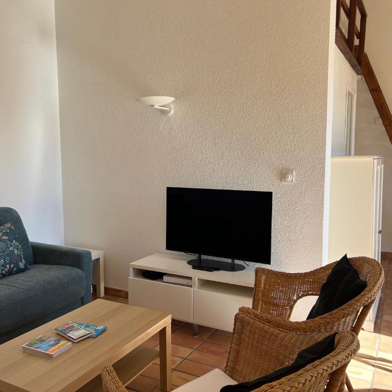 L'appartement Côté Colline à Valcros - Appartement 2 Chambres avec Balcon et Terrasse - 5