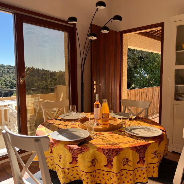 L'appartement Côté Colline à Valcros - Appartement 2 Chambres avec Balcon et Terrasse - 12