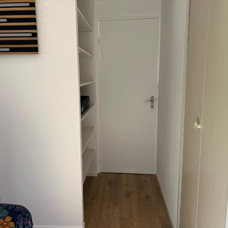 L'appartement Côté Colline à Valcros - Appartement 2 Chambres avec Balcon et Terrasse - 17