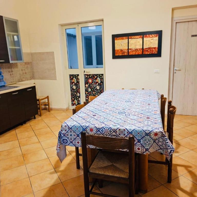 Maya Palace Real Rooms Palermo centre close to Cathedral - Double Room with Private Bathroom - 36