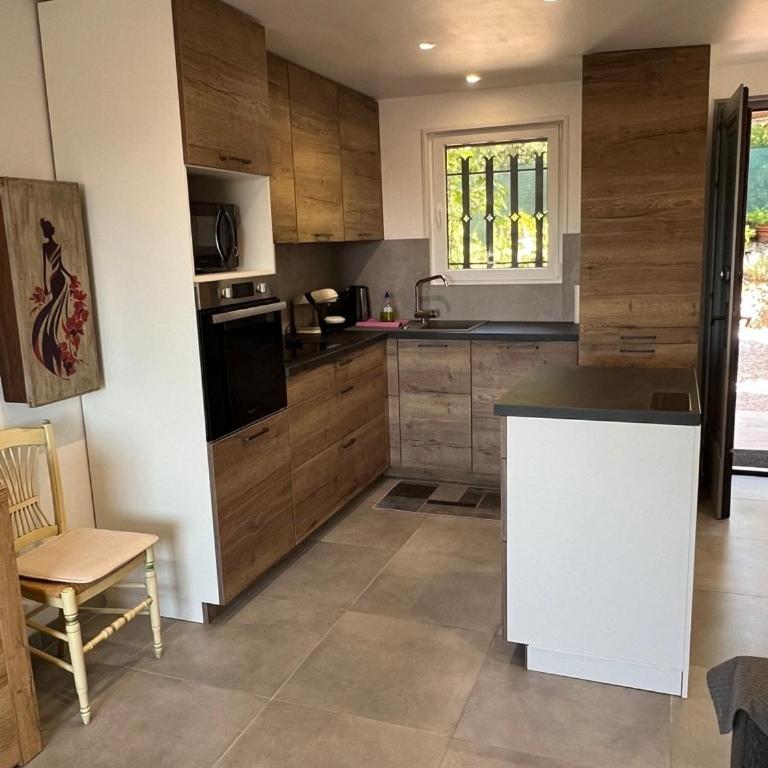 Appartement avec jardin et cuisine d'été - Apartamento de 1 dormitorio - 10
