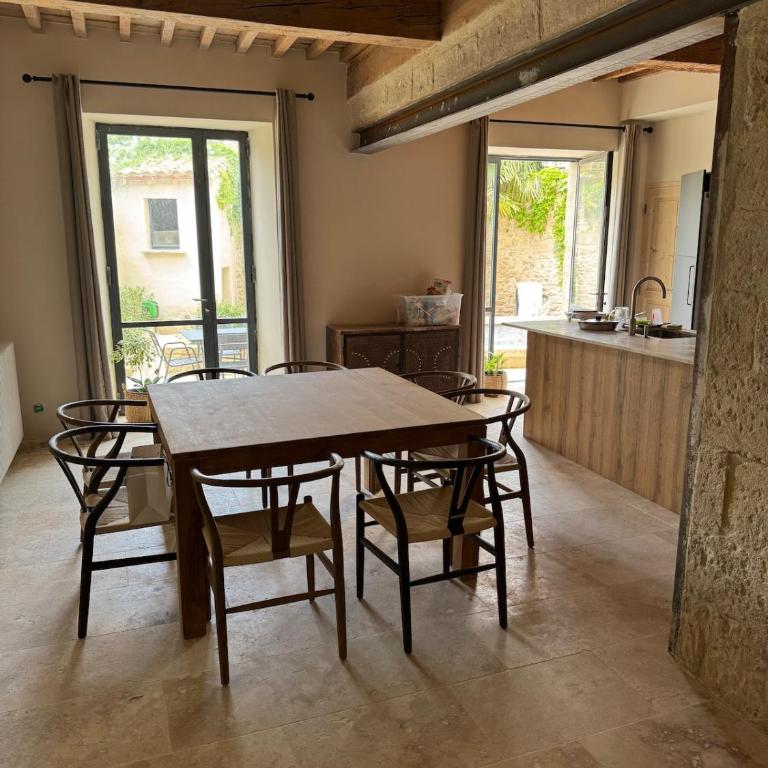 Centre ville Uzes-La maison aux petits pas 4 étoiles - Maison 4 Chambres - 10