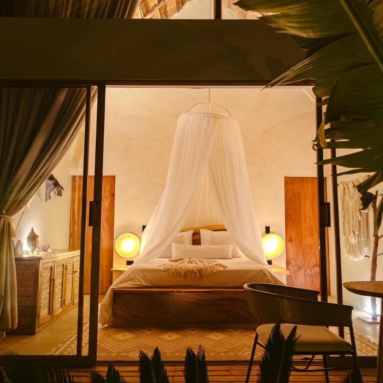 VelaNova Paradise - HotelRetreat - Suite con vistas a la piscina - 10