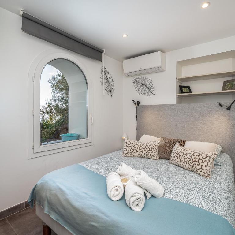 Le Mas d'Angeline-Vue mer panoramique, jardin partagé, parking, voiture indispensable, route étroite et pentue, à 10 min de Monaco - Studio avec Terrasse - 16