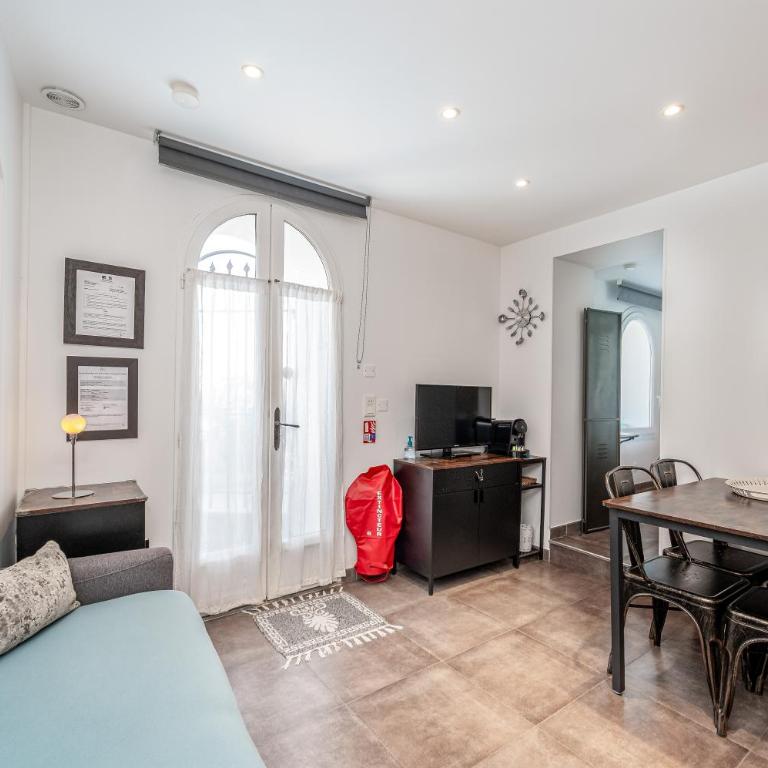 Le Mas d'Angeline-Vue mer panoramique, jardin partagé, parking, voiture indispensable, route étroite et pentue, à 10 min de Monaco - Studio avec Terrasse - 8