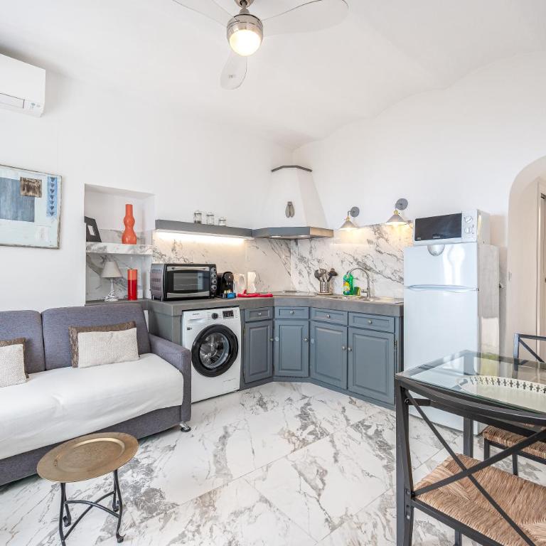 Le Mas d'Angeline-Vue mer panoramique, jardin partagé, parking, voiture indispensable, route étroite et pentue, à 10 min de Monaco - One-Bedroom Apartment with shower - with sea view - 2