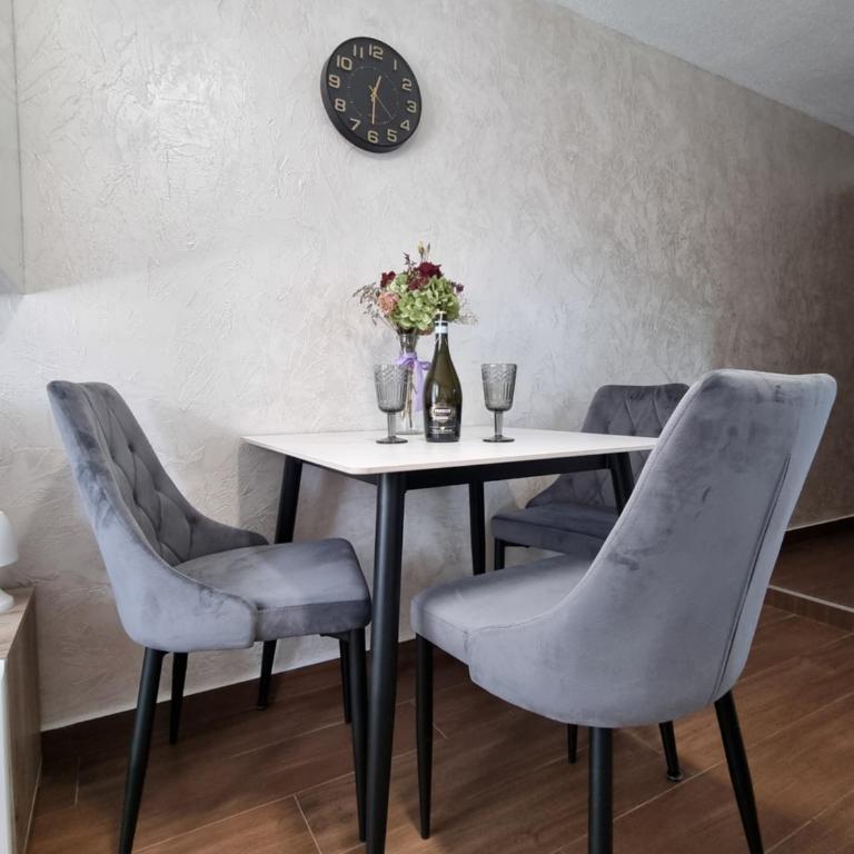 Apartments Ljubica Tivat - One-Bedroom Apartment - 1