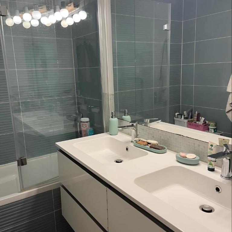 Chambre calme & lumineuse avec balcon Cauderan - Chambre Double avec Balcon - 4