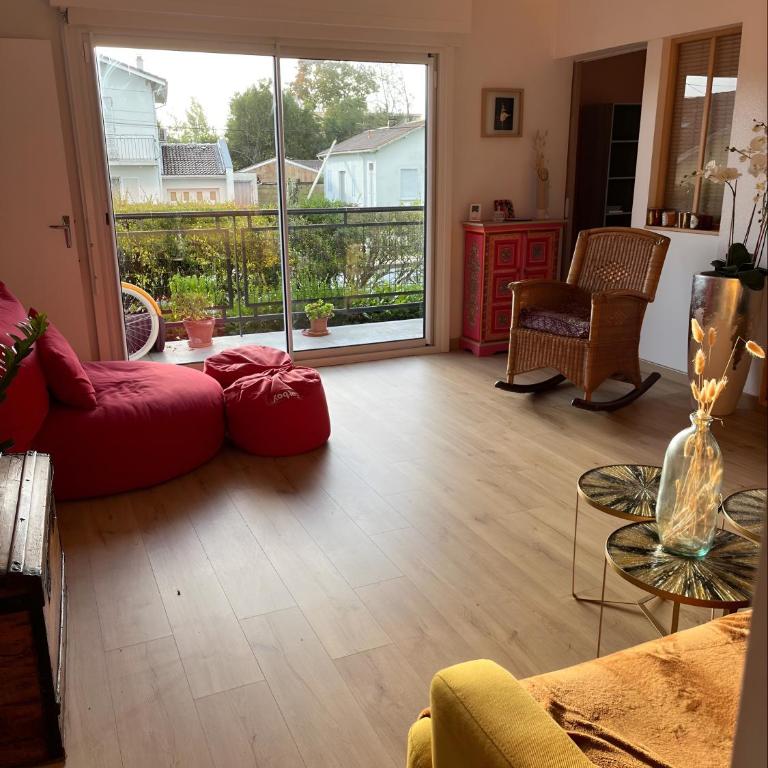 Chambre calme & lumineuse avec balcon Cauderan - Chambre Double avec Balcon - 7