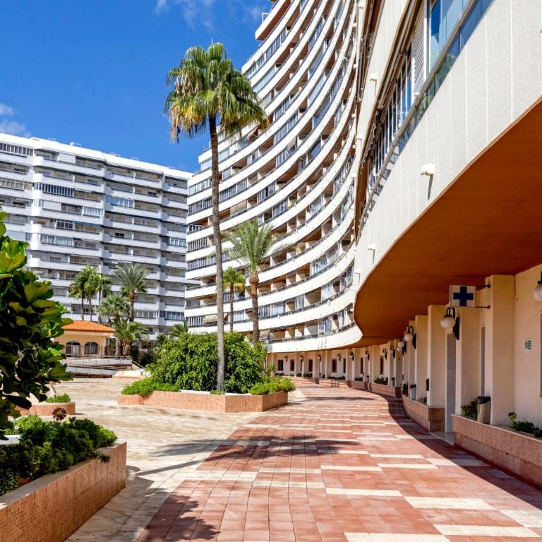 Florazar 2 Pool & Private Balcony - One-Bedroom Apartment - 5