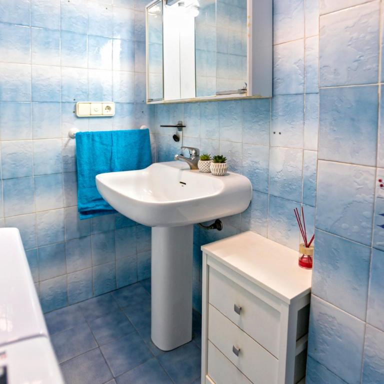 Florazar 2 Pool & Private Balcony - One-Bedroom Apartment - 6