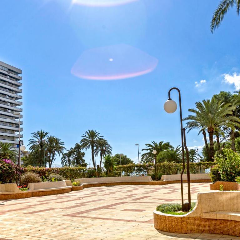Florazar 2 Pool & Private Balcony - One-Bedroom Apartment - 9