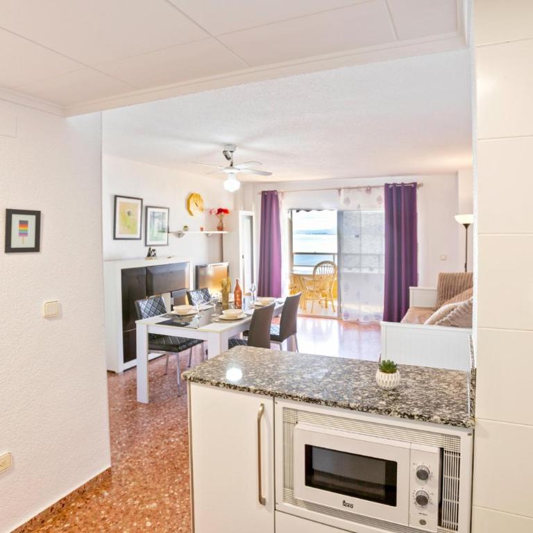 Florazar 2 Pool & Private Balcony - One-Bedroom Apartment - 10