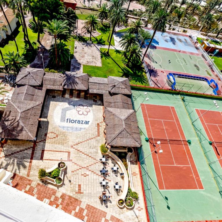 Florazar 2 Pool & Private Balcony - One-Bedroom Apartment - 13