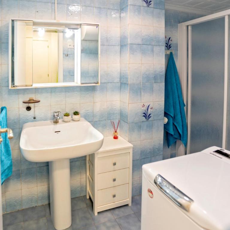 Florazar 2 Pool & Private Balcony - One-Bedroom Apartment - 23
