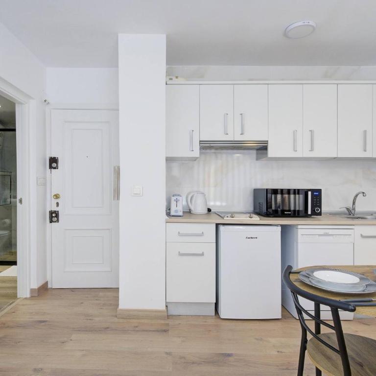 Home4U - New - Cathedral - Gran Vía - One-Bedroom Apartment - 12