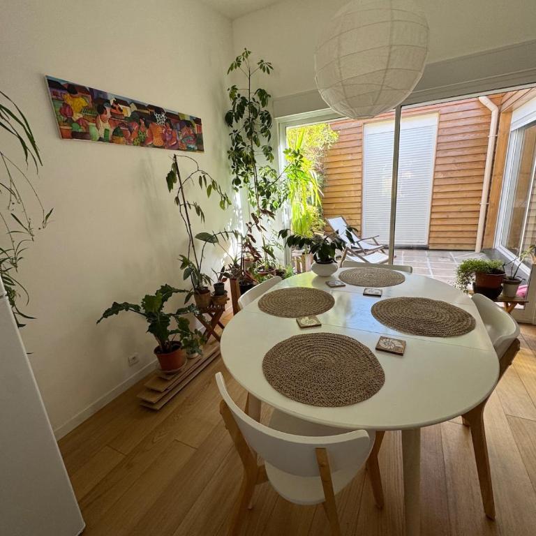 Charming 2 bedroom house beautiful garden and patio - Casa con 2 Camere da Letto - 2
