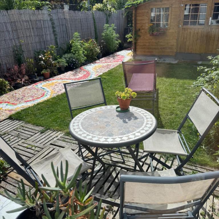 Charming 2 bedroom house beautiful garden and patio - Casa con 2 Camere da Letto - 3