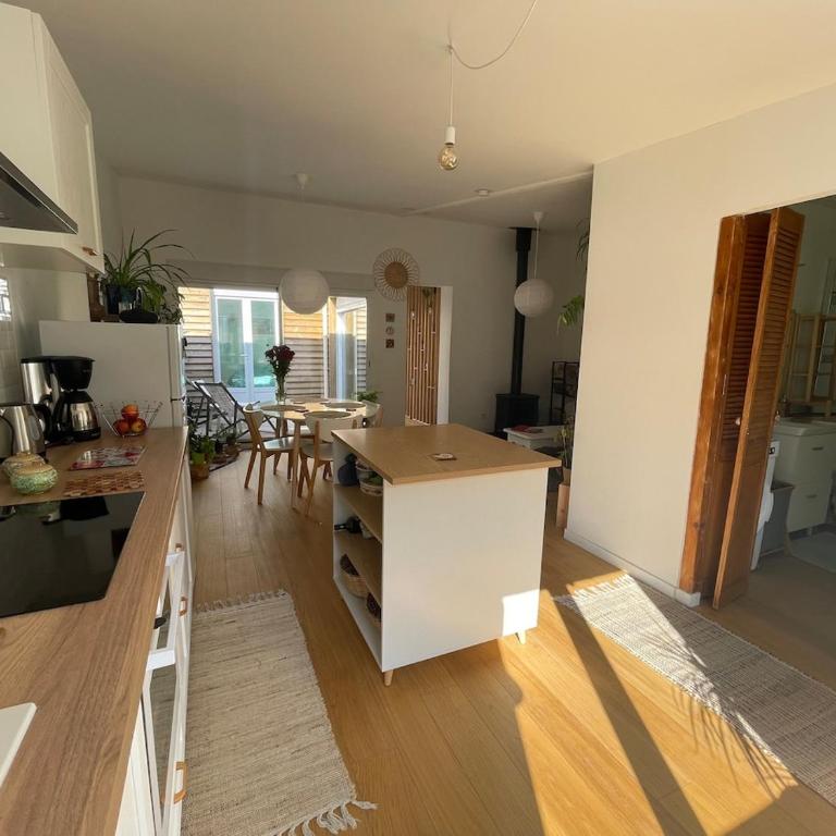 Charming 2 bedroom house beautiful garden and patio - Casa con 2 Camere da Letto - 20