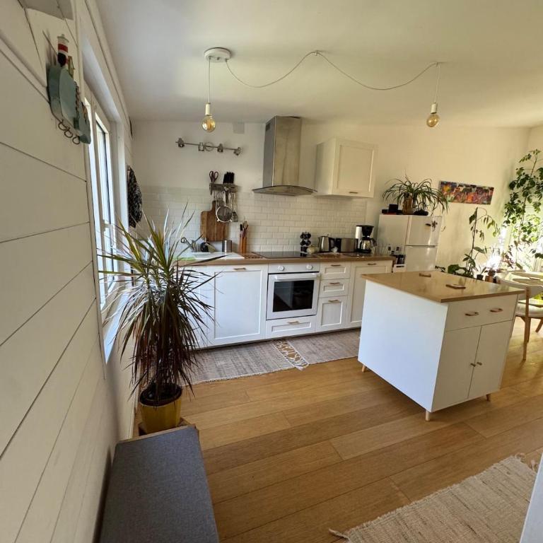 Charming 2 bedroom house beautiful garden and patio - Casa con 2 Camere da Letto - 23